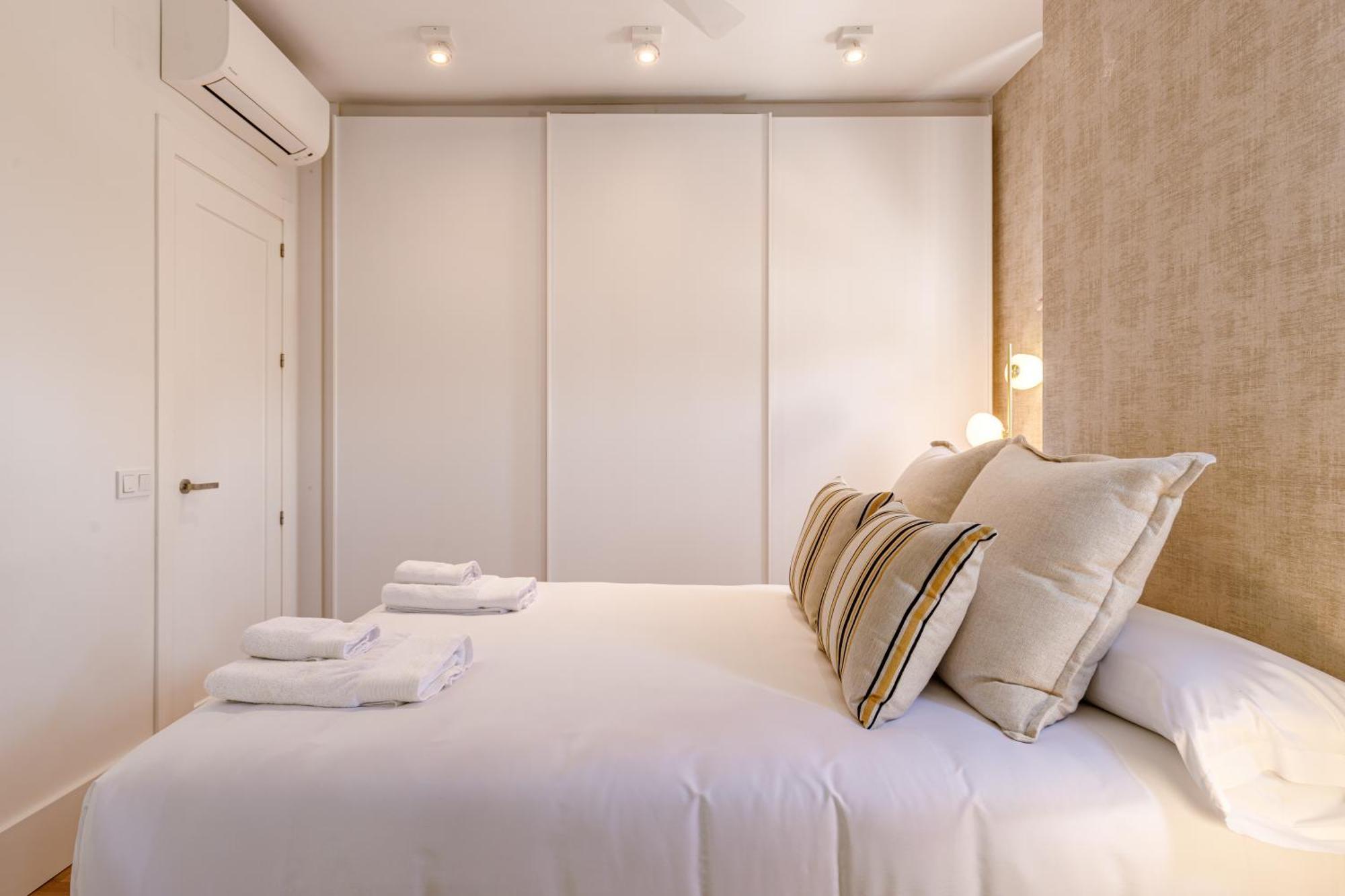 Six Apartments By Caleta Homes Málaga Eksteriør billede