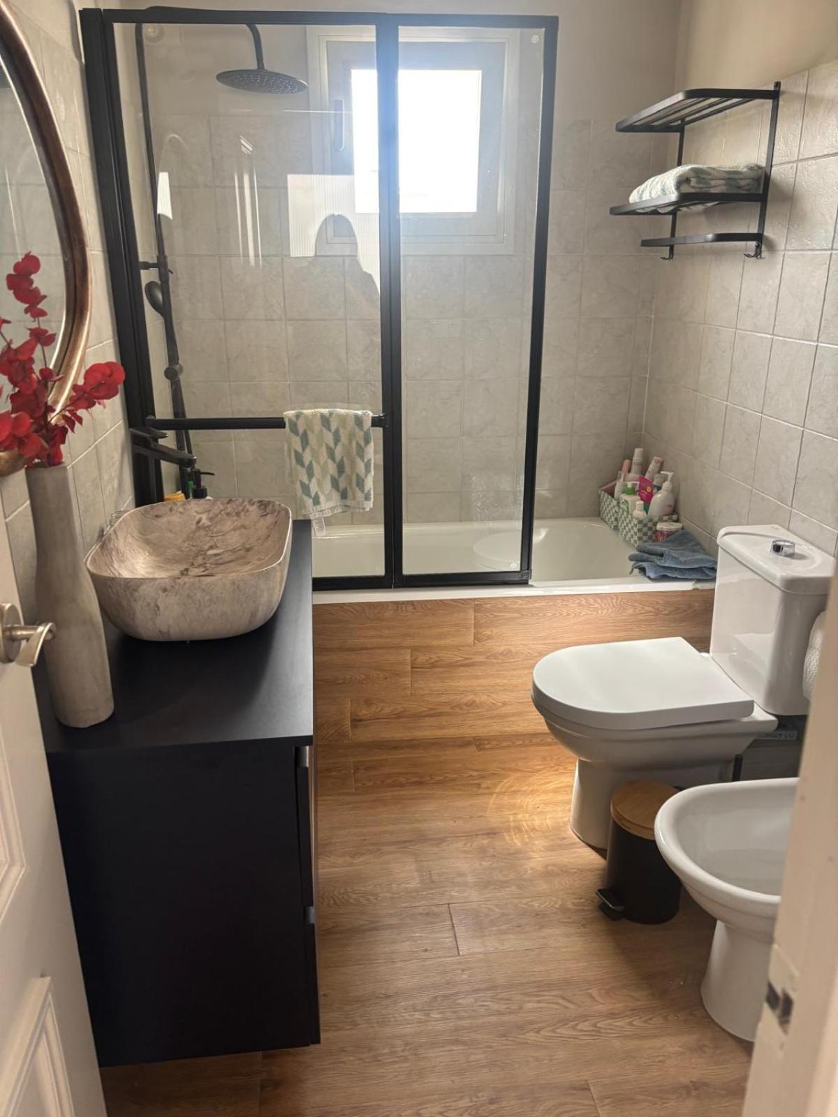 Six Apartments By Caleta Homes Málaga Eksteriør billede